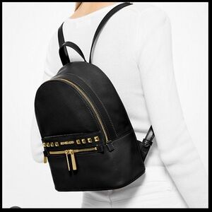 MICHEAL KORS BLACK AND GOLD MEDIUM KENLY BACKPACK